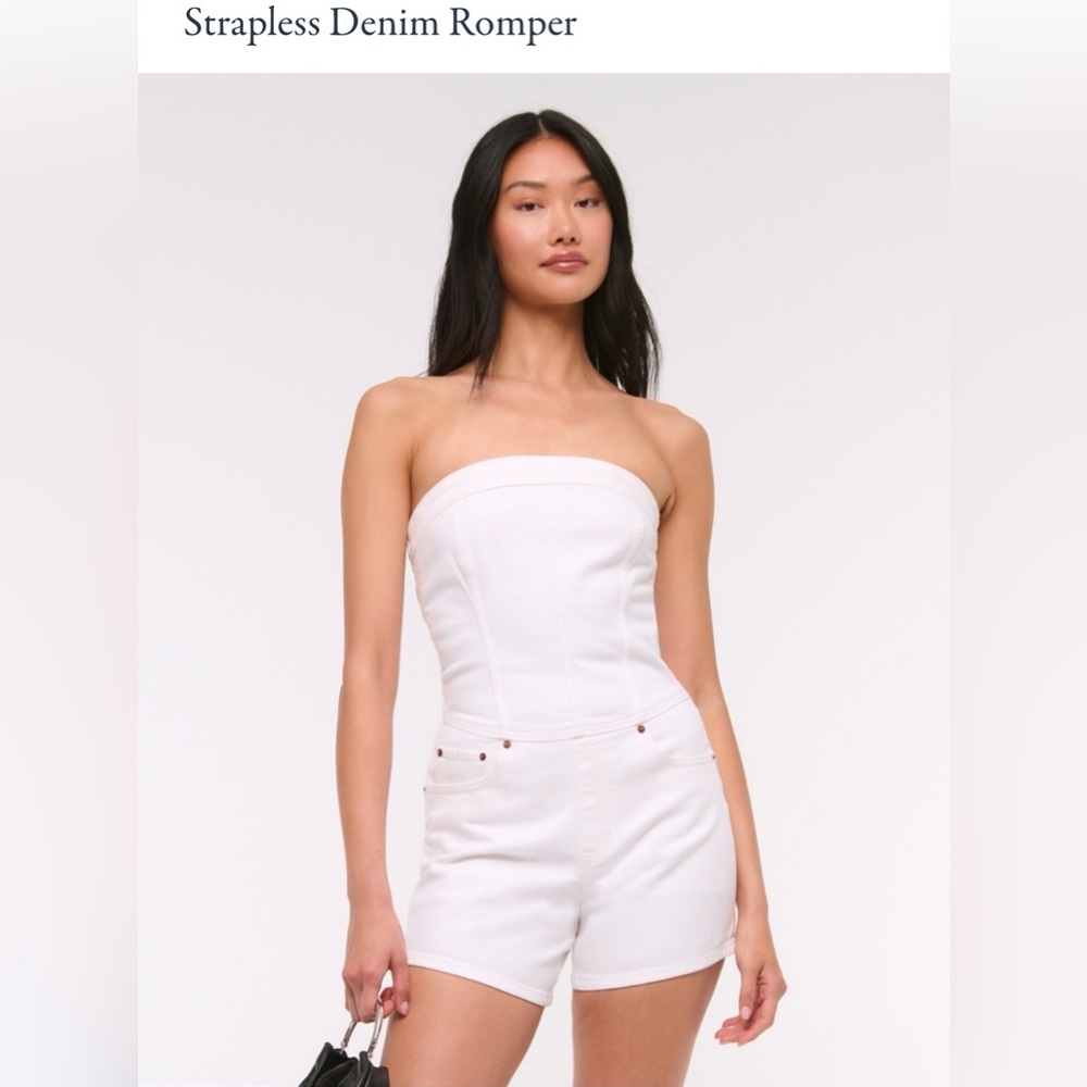NWT Abercrombie and Fitch strapless denim white romper. Size Medium petite